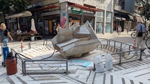 Καθαρίστηκε μετά απο χρόνια το γλυπτό συντριβάνι της Γκόλαντα